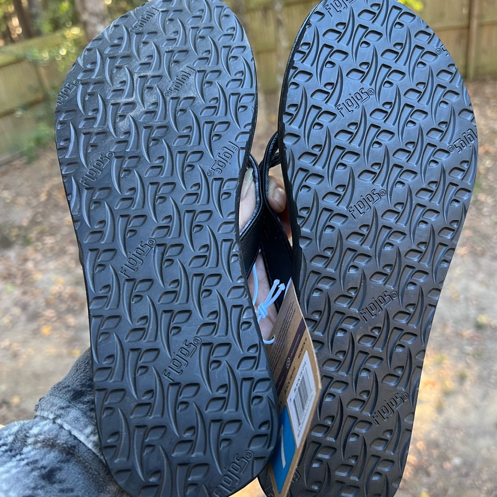 Flojos Black Tie Dye Flip Flop Sandals size 7 NWT - Picture 3 of 6